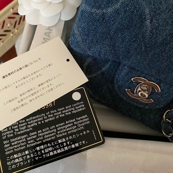 Chanel Mini Flap - Picture 3 of 4